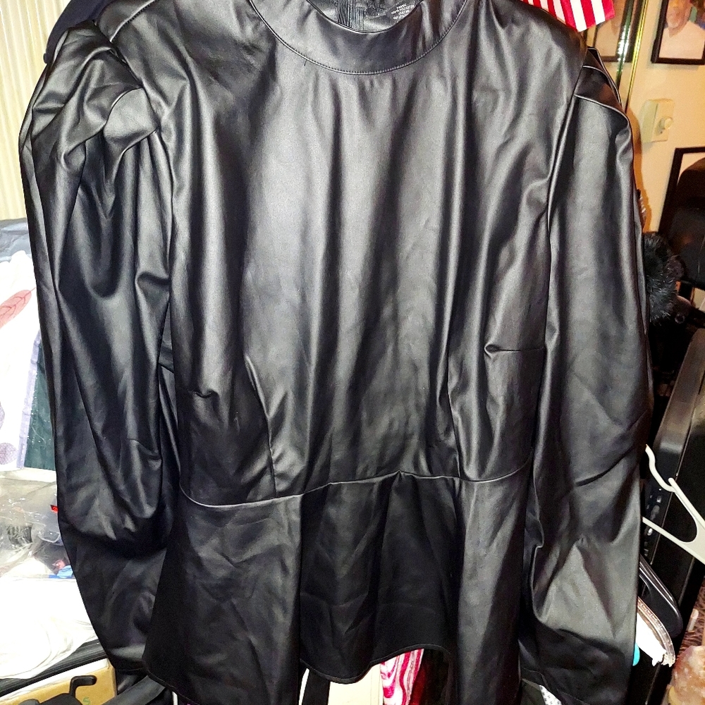 Top - Picture 3 of 3